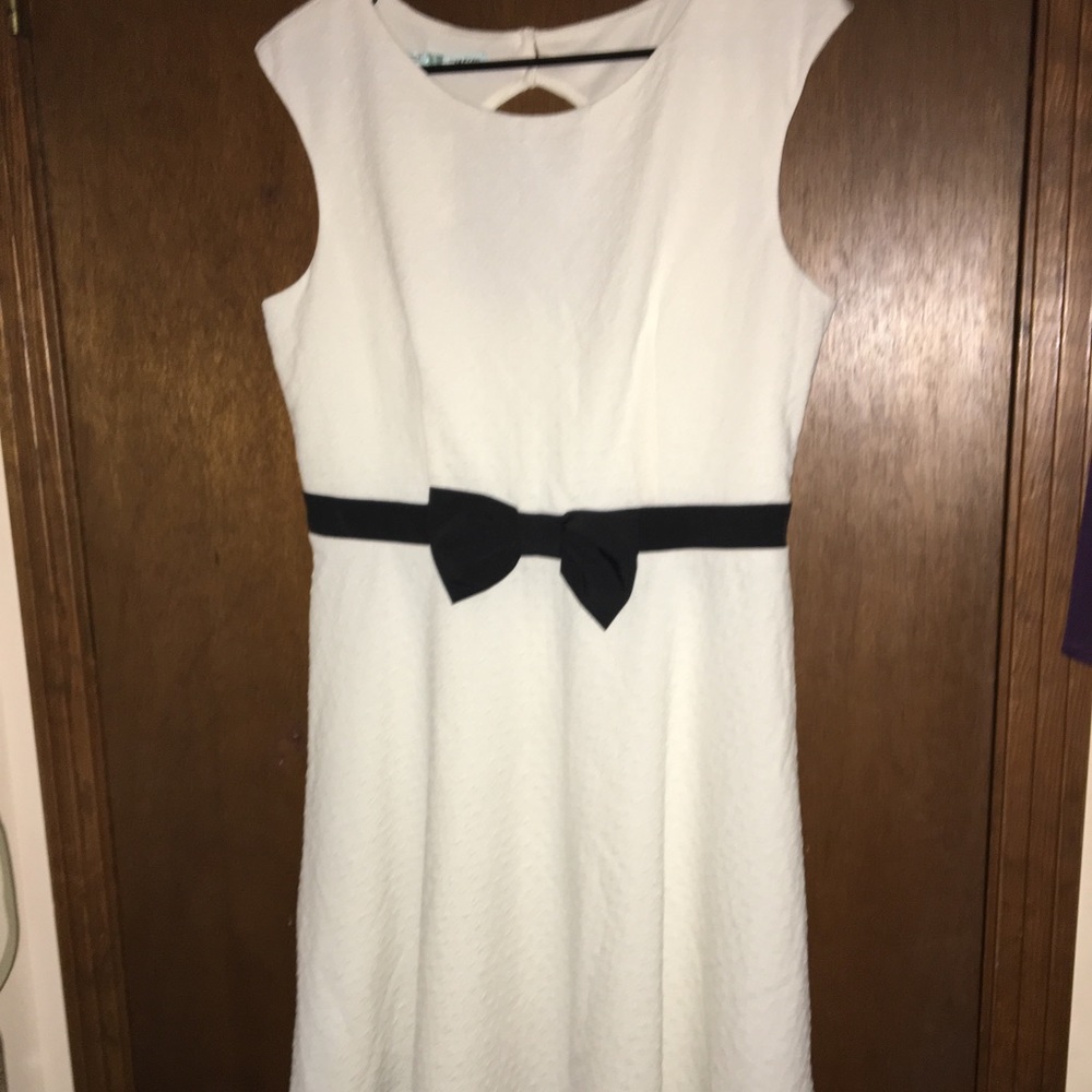 White Textured Dress with Open Back and Black Bow